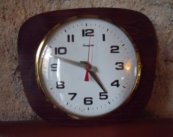 french 70's kitchen wall clock ,Hangarter, working , nice condition