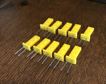 Vintage TRAVCO CORNCOB HOLDERS Skewers Yellow with Daisies, Set of 10