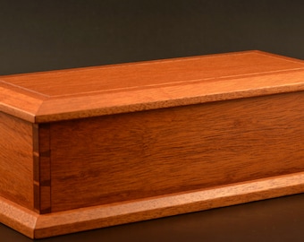 Dovetailed Box made in Mahogany trinket keepsake pen pencil