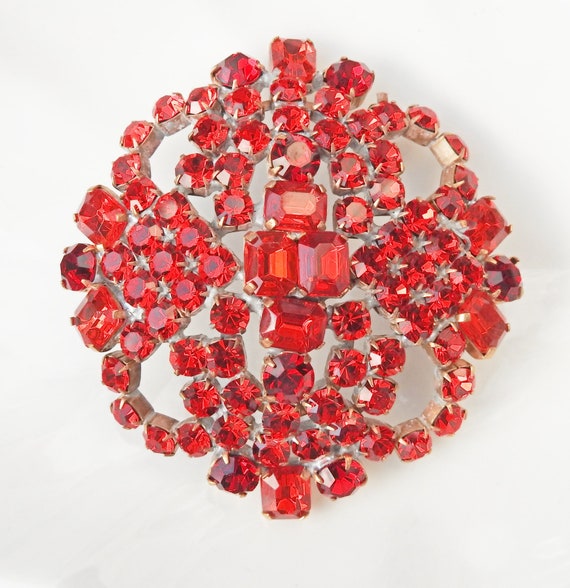 Vintage Statement brooch with red rhinestones