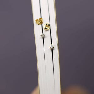 Mini earrings in 9k solid yellow gold set with 2 natural diamonds 0.03ct H / SI (Ø 2mm) classic style