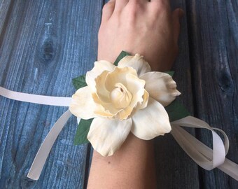 Gold flower Bridesmaid Brooch Wedding Flower accessories Bridal Accessories Bridesmaid Flower bracelet Boho flower White gold accessories