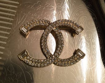 Designer Rhinestone brooch pin gold tone
