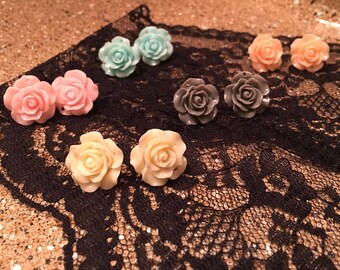 Floral Hollow Stud Earrings JLT12897