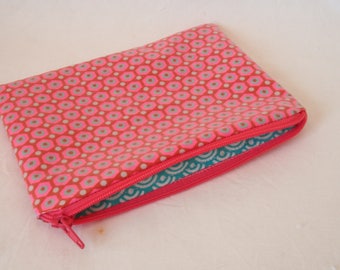 Small flat clutch in coated fabric fully lined
