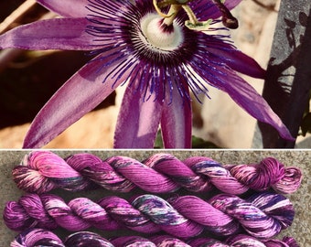 Passiflora 20g Miniskein, speckled merino nylon blend sock yarn