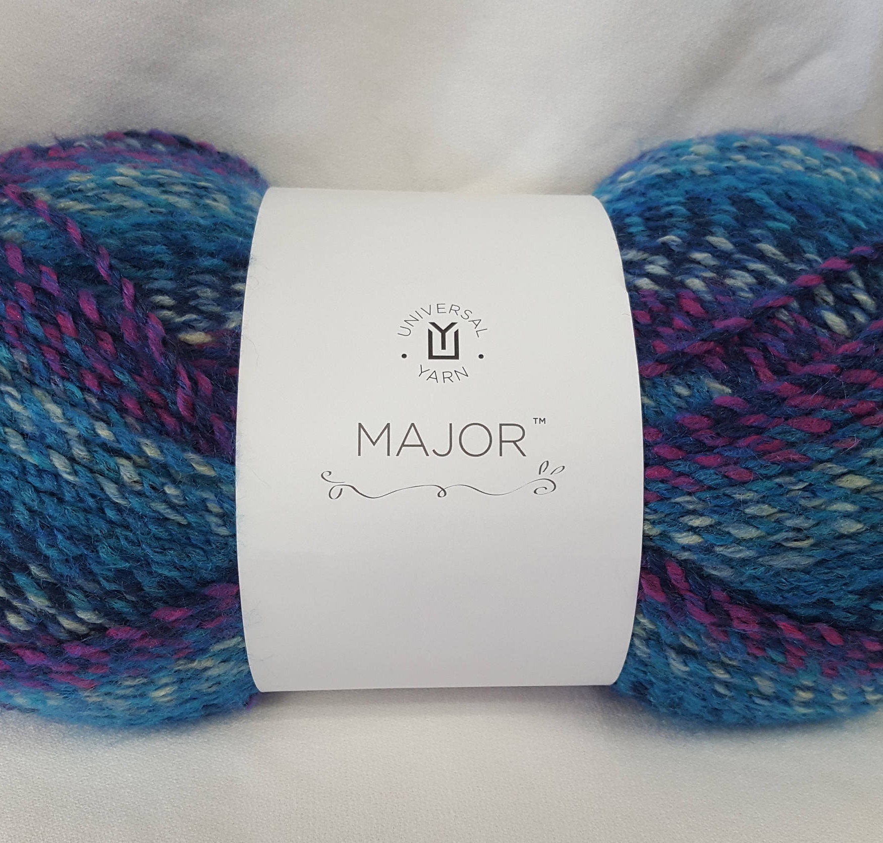 Universal yarn Major 100% Acrylic Bulky 200g 328 yards