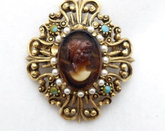 Vintage Florenza Cameo Brooch