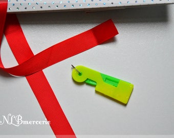 Put on hand and machine sewing needle