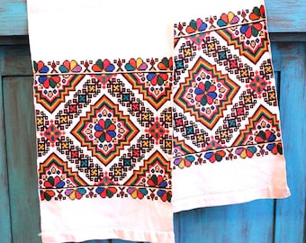 Rushnyk/ Towel from Ukraine / hand embroided textile / old embroidery / Ukraine folk art