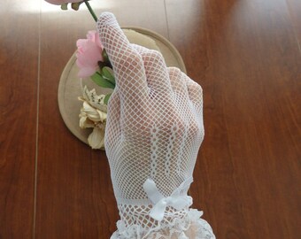 Gloves, White Gloves, Wedding Gloves, Bridal gloves, stretch gloves, Audrey Hepburn gloves, Victorian Gloves
