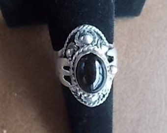 Vintage~Sterling Silver~Poison Ring~Pill Box~Locket~Snuff~Ring~Black Onyx~Stone~Ring with secret compartment~Taxco Mexico~925~Size~8~adj