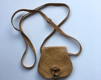 Small Vintage Tooled Leather Purse