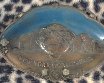 New York World's Fair Metal Wall Plague Ashtray 1964 - 1965 Souvenir