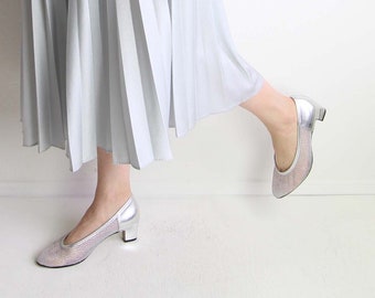 VINTAGE Shoes Silver Heels Net Mesh Pumps Womens Size 7.5 Wide