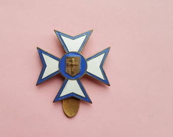 Vintage copper Maltese Cross Brooch, Maltese Cross Brooch with crucifix with Sacred Heart, croix de saint jean.