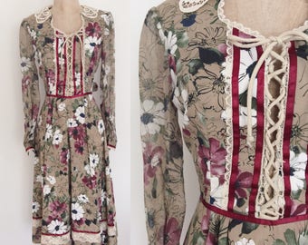 1970's Handmade Lace Up Bust Floral Vintage Dress Size Small by Maeberry Vintage