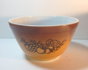 Vintage Pyrex 1.5 Pint OLD ORCHARD small Mixing Bowl, No. 401