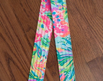 CAMERA STRAP in Lilly Pulitzer 2017 Multi Fan Sea Pants