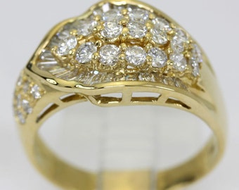 HEART-SHAPED DIAMOND Ring in 18k Yellow GoldCharming
