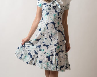 Vintage Collared White Navy Blue And Turquoise Floral Dress (Size Small)
