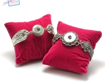 1 display or organizer for bracelet, fuchsia red cushion