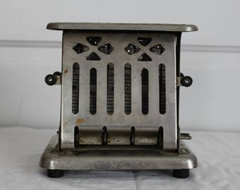 Antique toaster Thermax Landers, Frary, and Clark, patented 1914