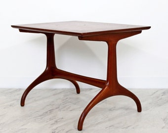 Mid Century Modern Heritage Henredon Horn Leg Side End Table 1950s