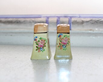 Small Salt & Pepper Shakers Vintage Lusterware