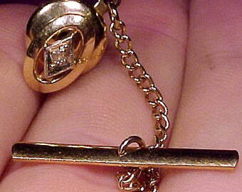 Épingle à cravate 10 k diamants en or jaune ou en cravate broche des années 1960