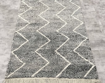 Handmade Moroccan berber rug, Beni Ourain, 100% wool