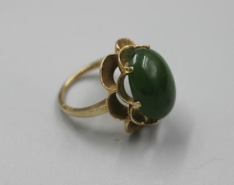 Solid Yellow Gold 10K Gold Green Stone Ring Estate Jewelry from Charmhuntress X107