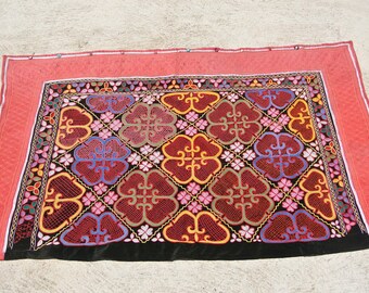 Tuzkeez Yurt Decoration, Traditional Kazakh Wall Hanging, Vintage Embroidered Tribal Wall Textile Panel / 44’’x 68,5’’- 112 x 174 cm