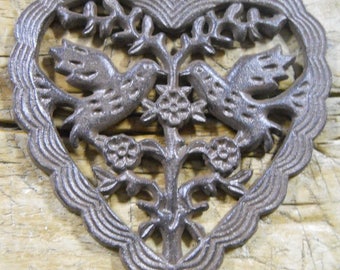 Cast Iron Victorian Style HEART Plaque Sign Rustic DOVES Wall Decor LOVE Birds