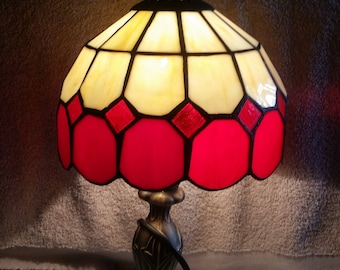 Tiffany Victorian styled Stained Glass Table Lamp