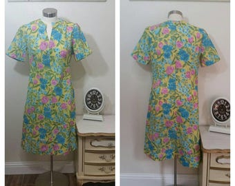 1970s polyester day dress, size large