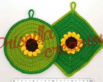 Pair of handmade hooks made of crochet