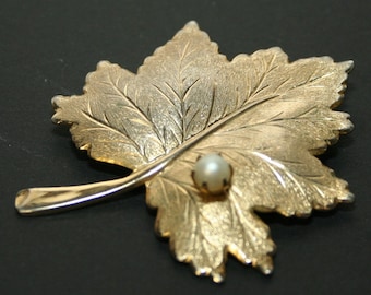 Whispering Leaf - Vintage Sarah Coventry Pin - 1960s