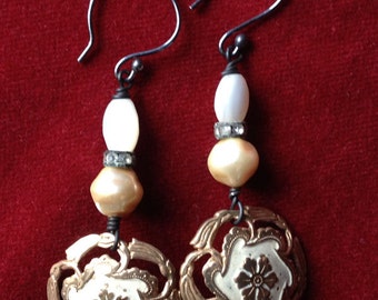 Shabby button earrings