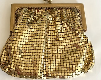 Vintage Whiting & Davis (?) coin purse gold mesh rhinestone snap closure