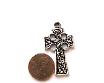 Antiqued SIlver Metal 40mm x 25mm Cross Pendant, 1015-16