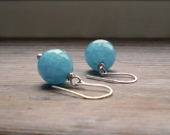 Blue agate earrings // silver dainty earrings // agate dangle earrings // agate earrings // agate