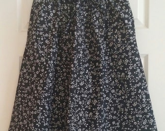 Vintage 1980's Handmade Black and White Floral Print A-Line Skirt Size Large