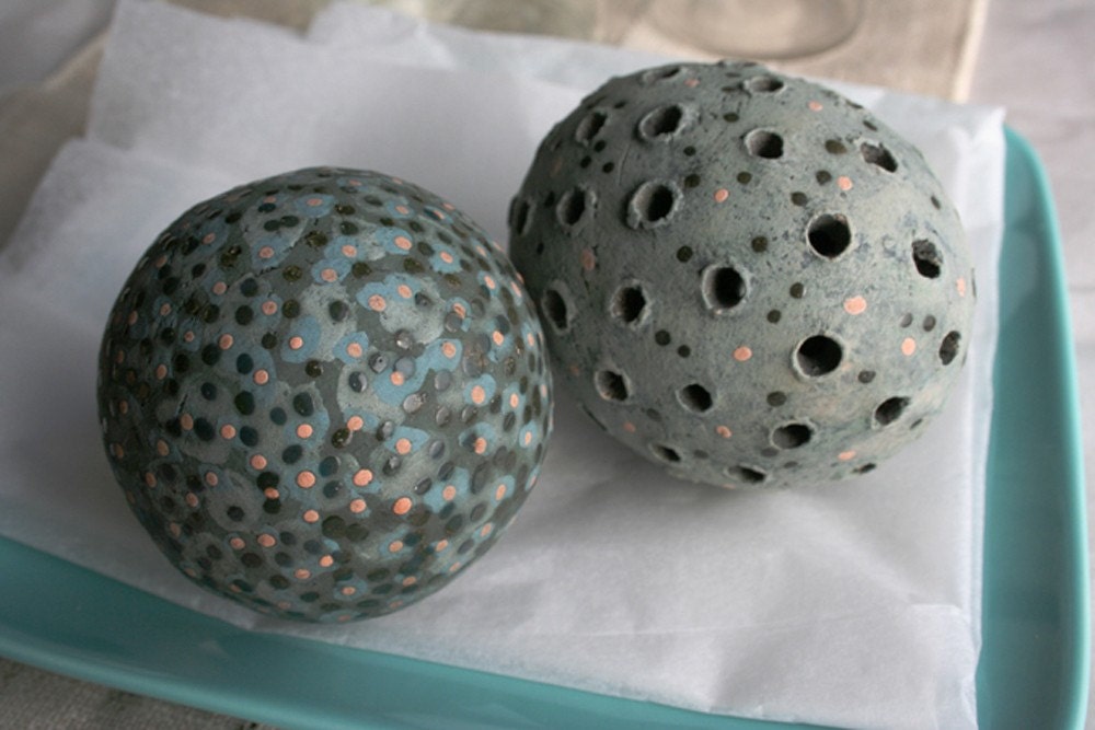 Pair of decorative spheres eggs in bluegreen 18