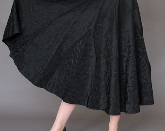 50s Full circle BLACK TAFFETA skirt 28"W Small