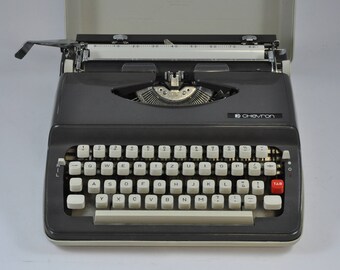 Chevron 63 Working Typewriter, Portable Typewriter, Vintage Typewriter, Gray Typewriter, Manual Typewriter, Retro Typewriter