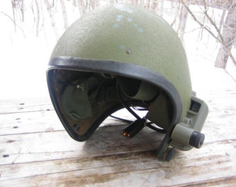US army helicopter pilot helmet (Vietnam war)
