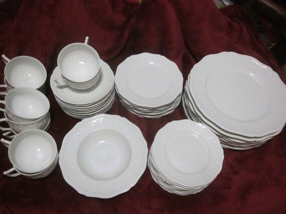 Ceralene China Hawthorn pattern Ceralene China Hawthorn pattern