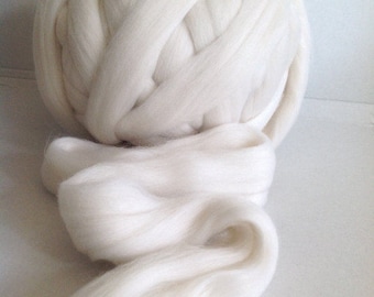 MERINO Roving 27mic museling free - WHITE - co. no. 81 ~ 27mic is very soft and can be worn next to skin