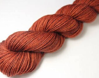 Skein hand - dyed Fingering - superwash Merino - and Nylon 50 g / 200 m - GANACHE